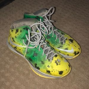 Custom Oregon Duck Lebrons